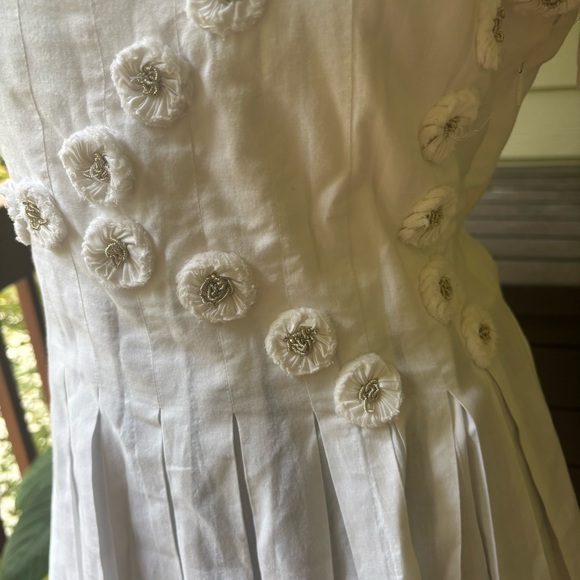 Ashish N Soni White Pleated Peplum Blouse | Floral Appliqués & Beading | Small - Picture 4 of 12